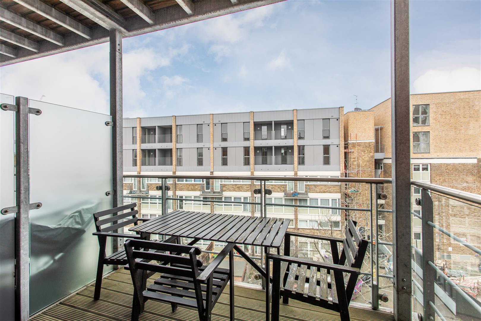1 bed property in Heath Place, Mile End